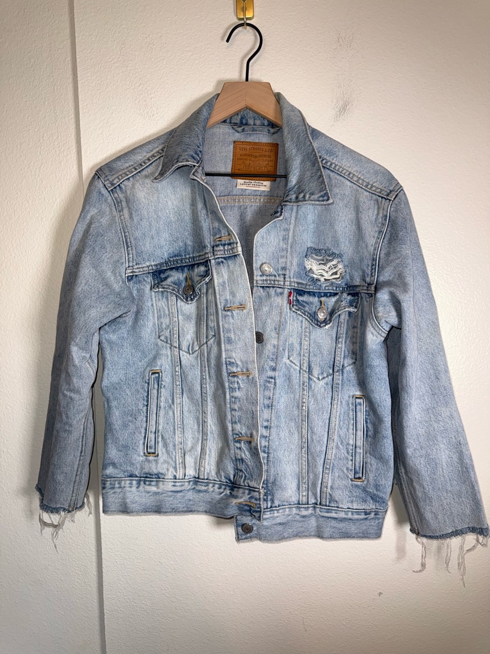 LEVIS distressed thrashed light wash side zip denim button up jacket S